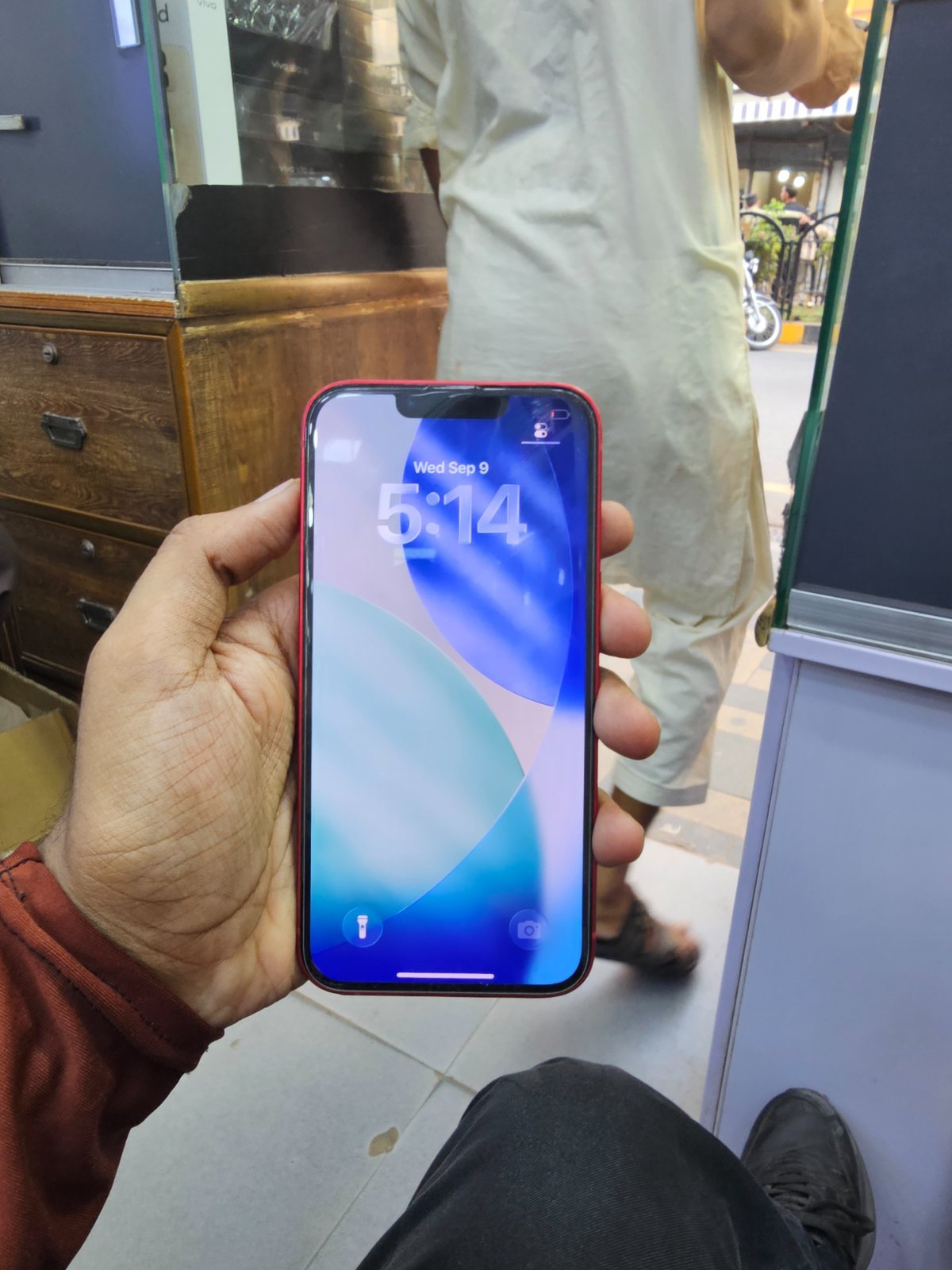 iPhone 13 · 256GB - photo 2