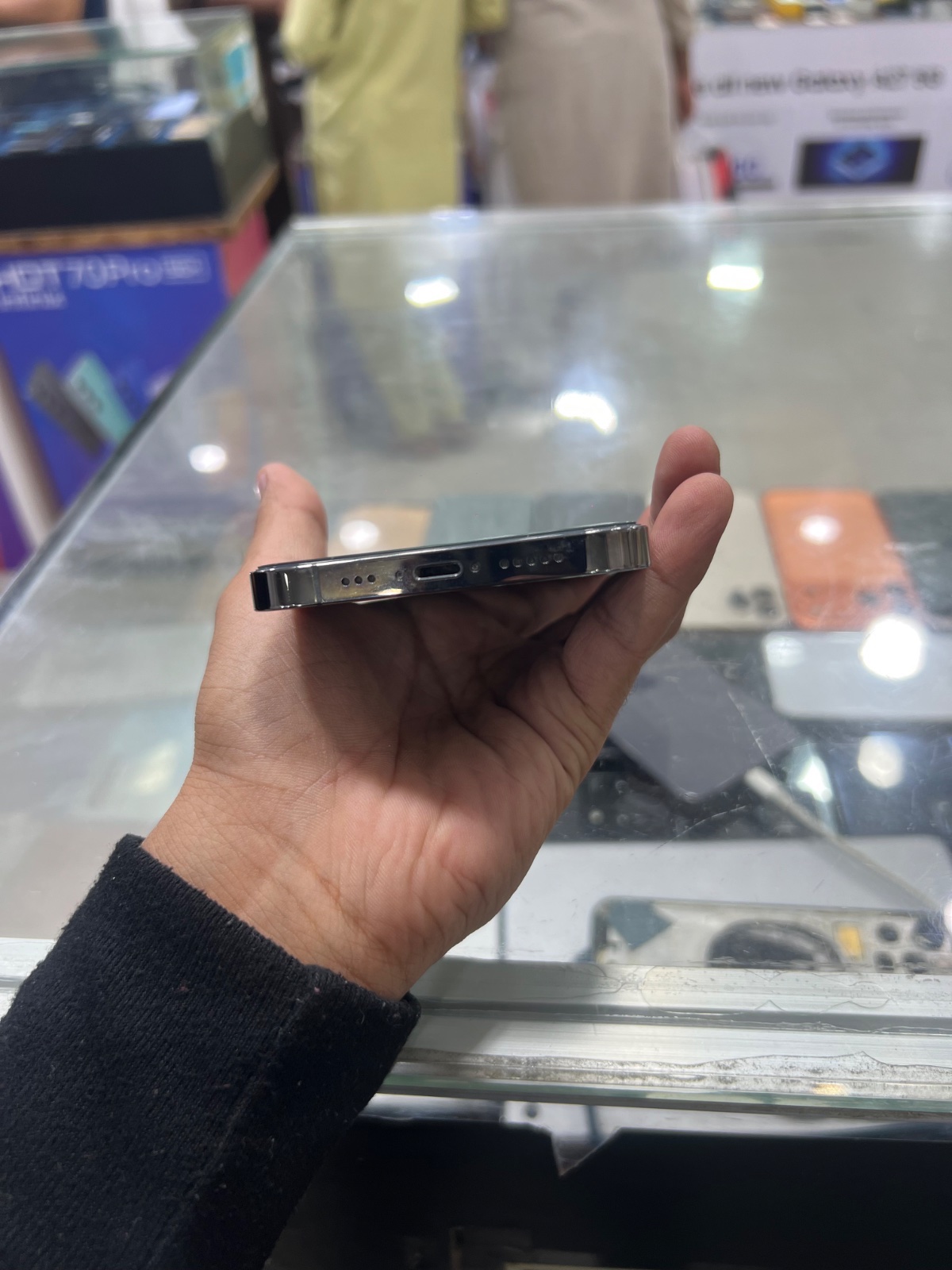 iPhone 12 Pro · 256GB - photo 4