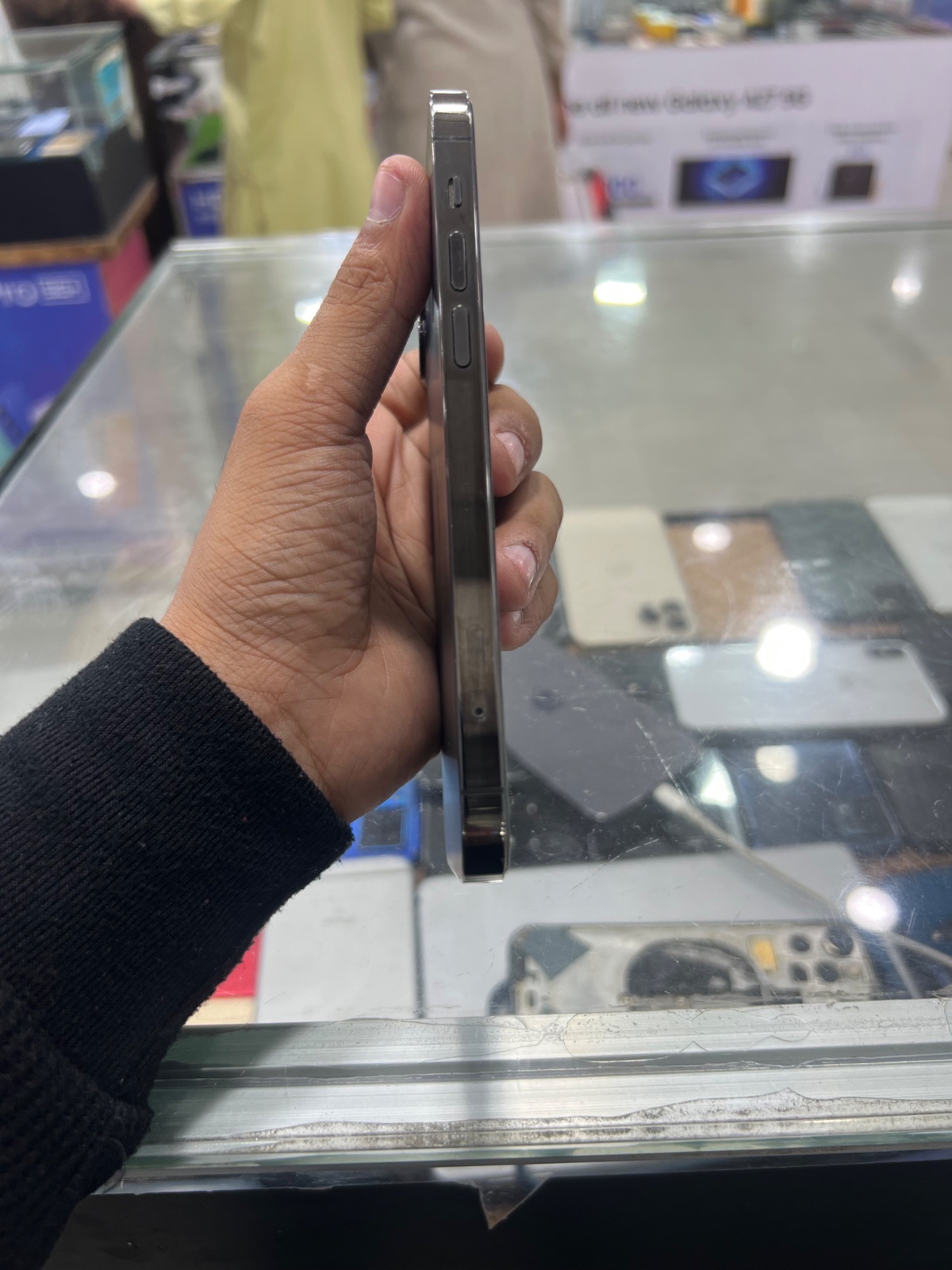 iPhone 12 Pro · 256GB - photo 3