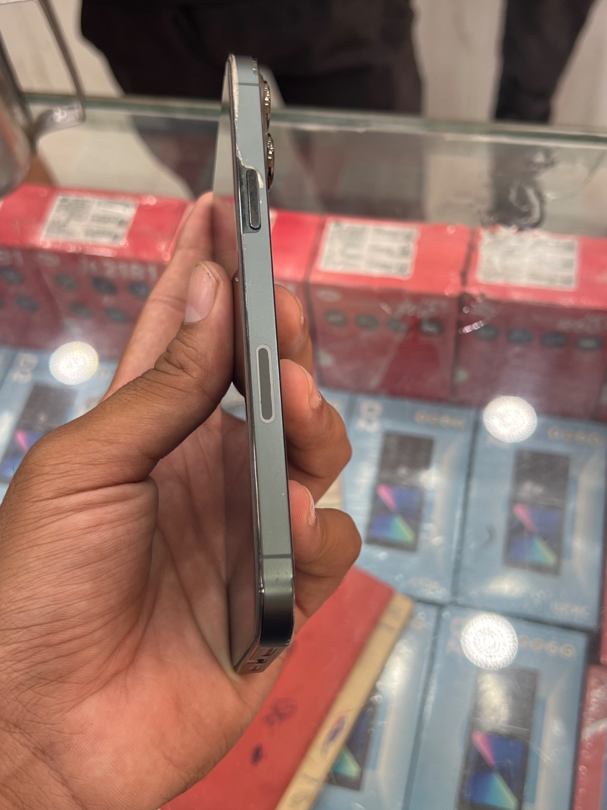 iPhone 13 Pro Max · 128GB - photo 4