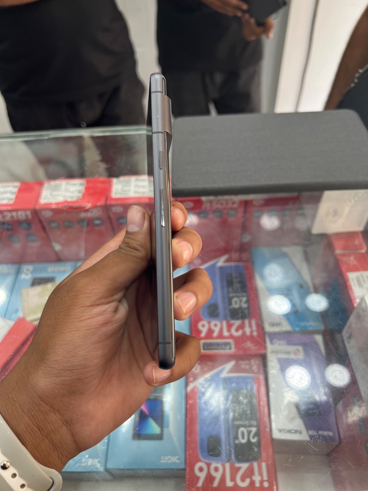 Pixel 7 · 8GB / 128GB - photo 4