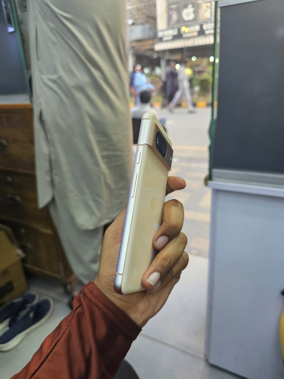 Pixel 8 · 8GB / 128GB - photo 3