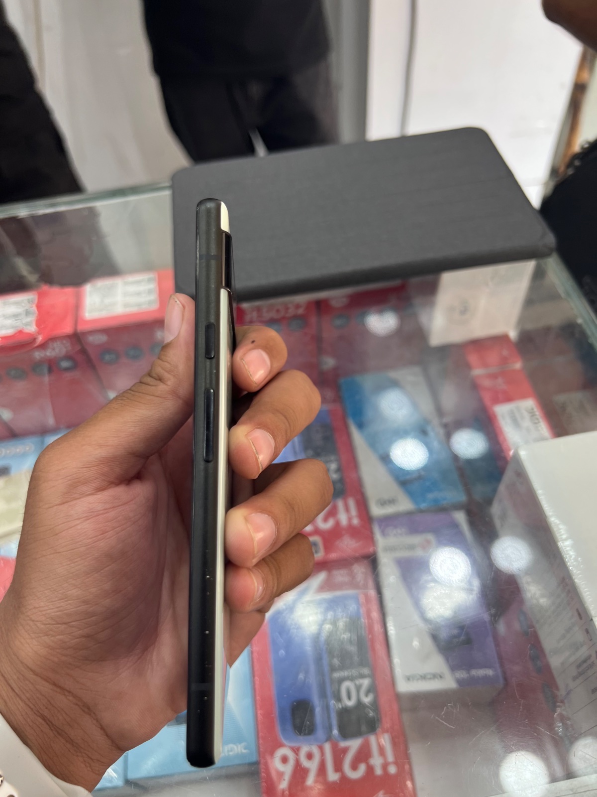 Pixel 6a · 6GB / 128GB - photo 3