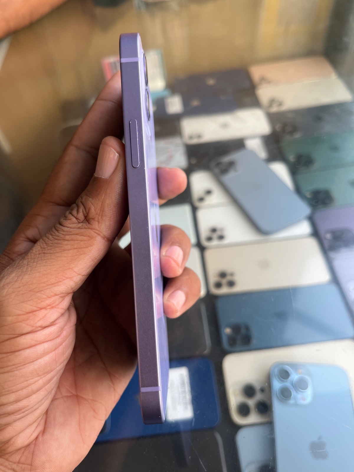 iPhone 12 · 64GB - photo 4