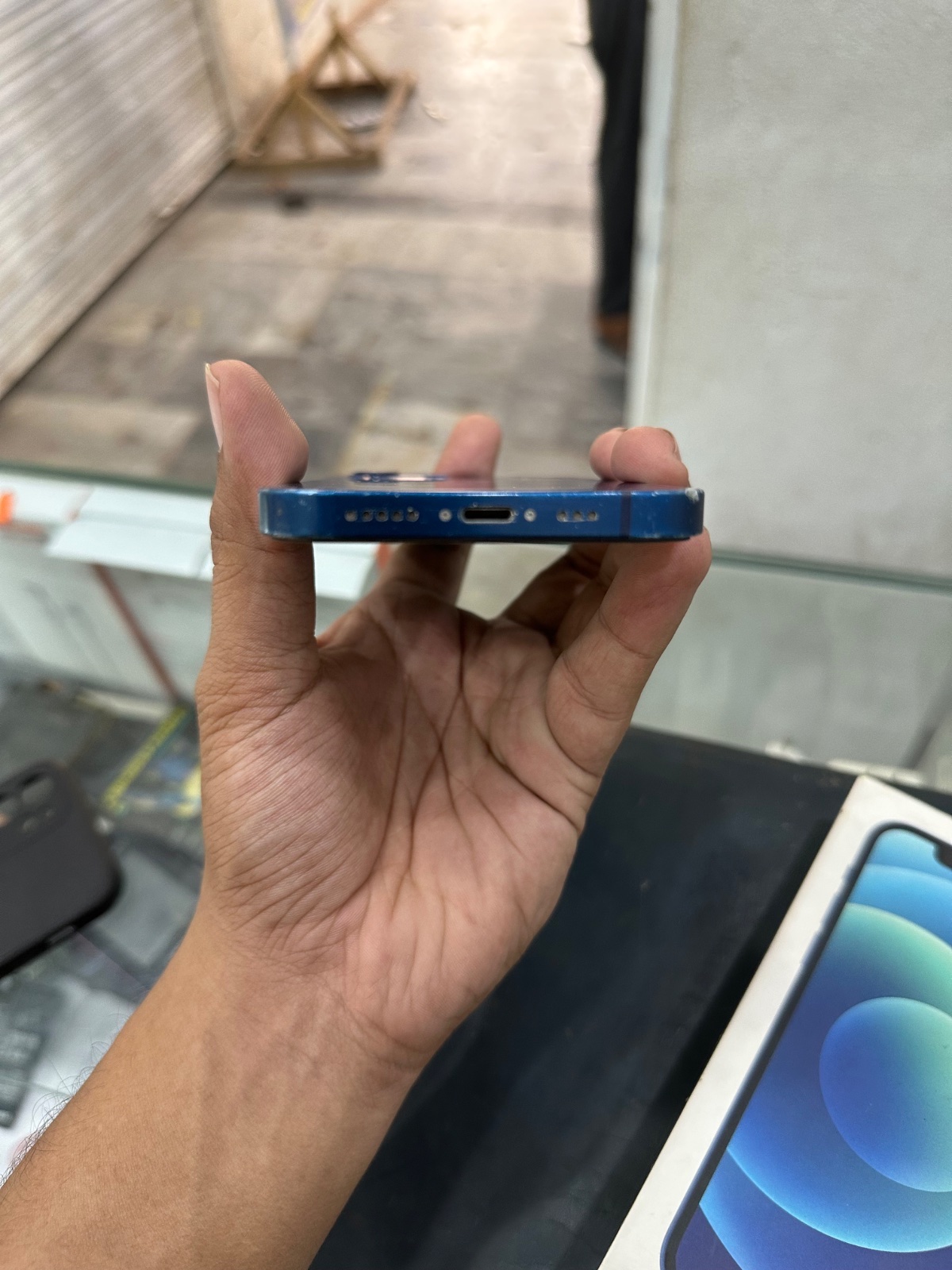 iPhone 12 · 64GB - photo 5