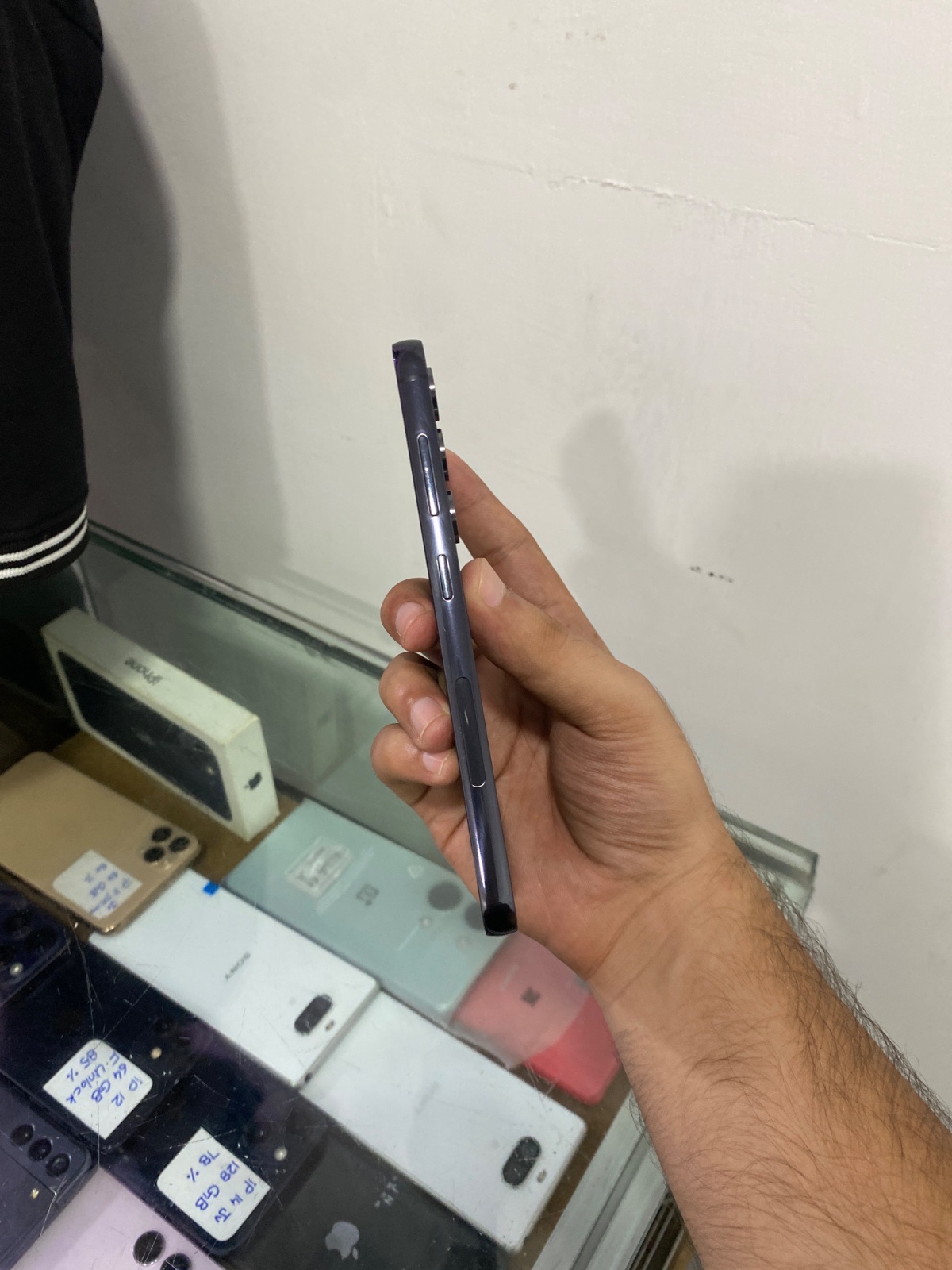 Galaxy S23 · 8GB / 128GB - photo 4