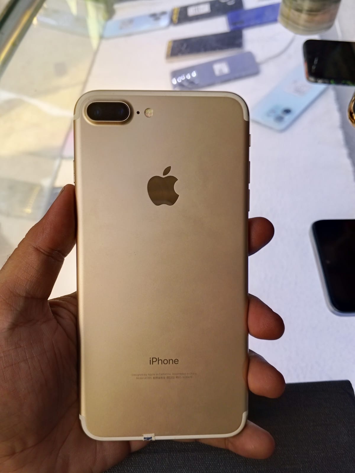 iPhone 7 Plus · 32GB - photo 1