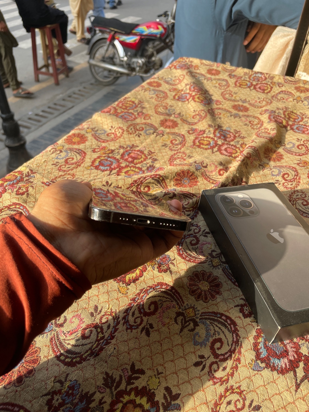 iPhone 13 Pro · 128GB - photo 3