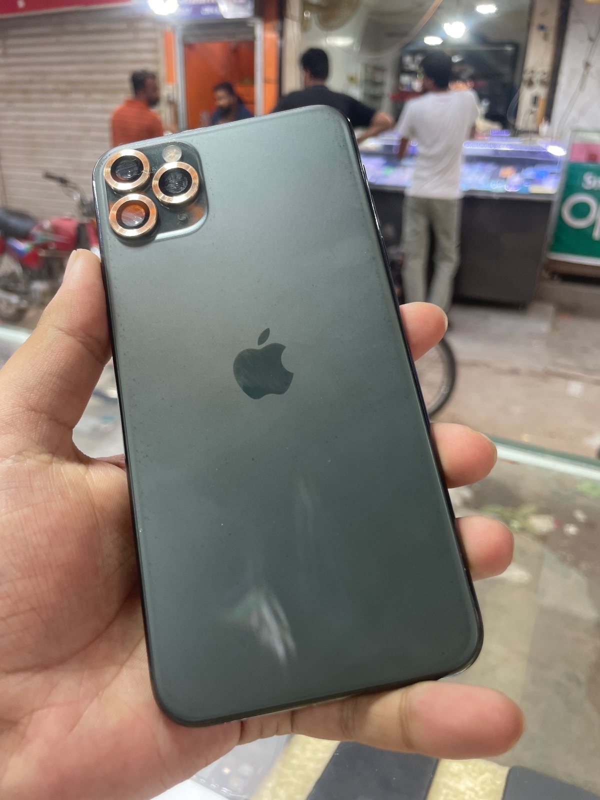iPhone 11 Pro Max · 256GB - photo 1
