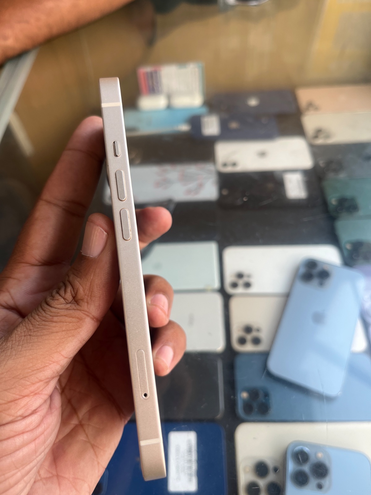 iPhone 13 · 128GB - photo 3