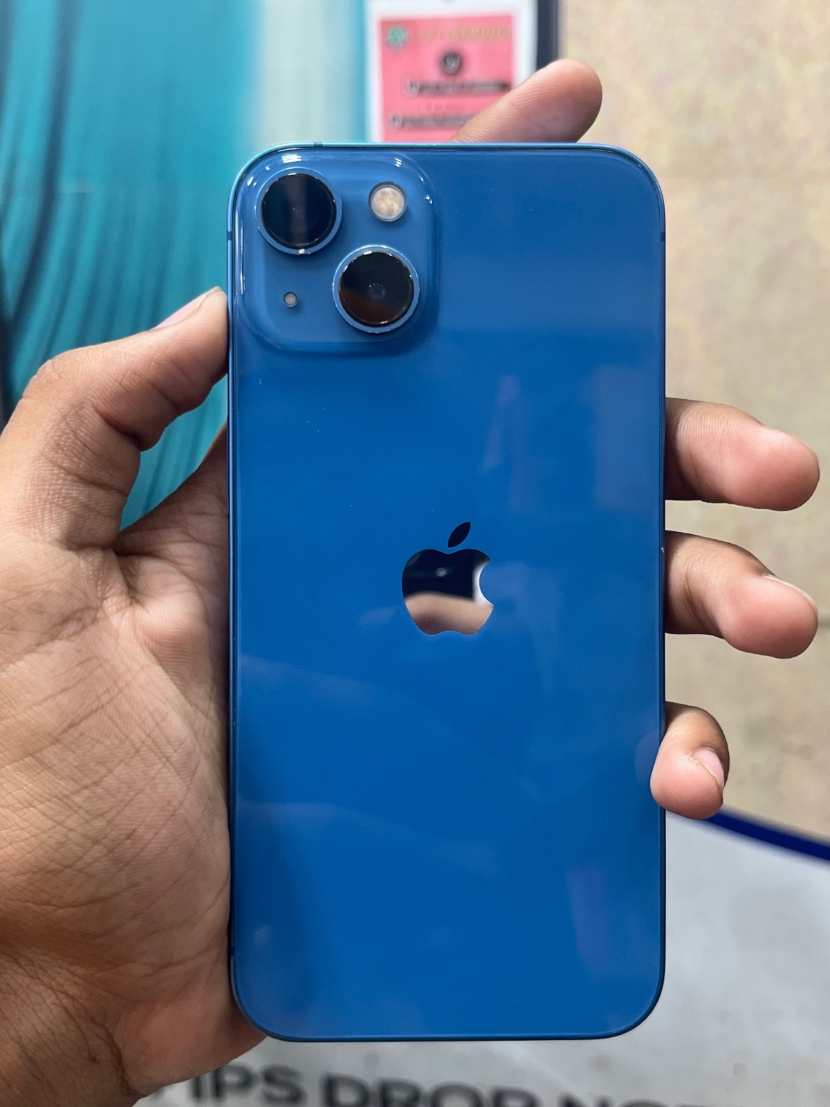 iPhone 13 · 128GB - photo 2