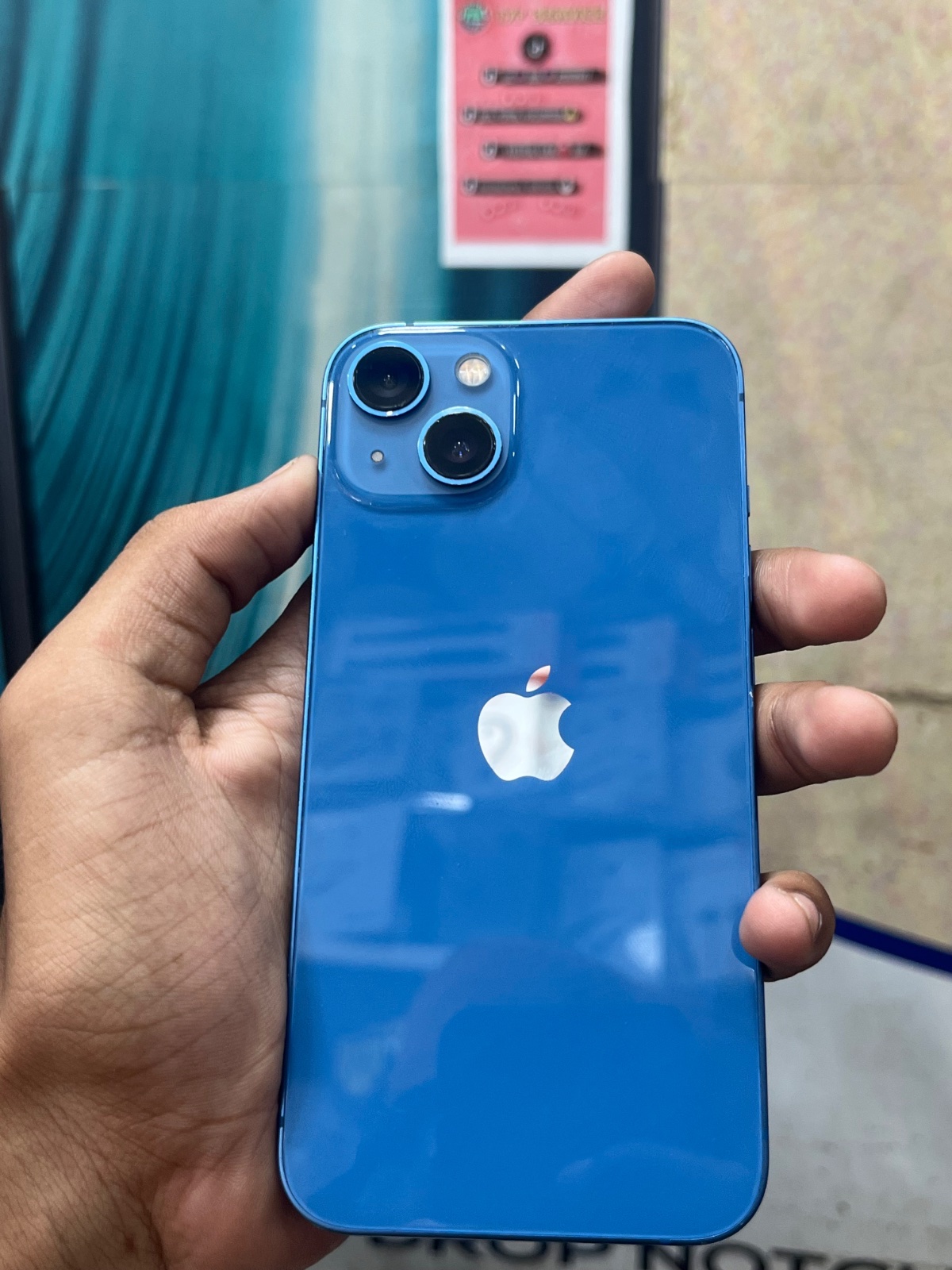 iPhone 13 · 128GB - photo 1