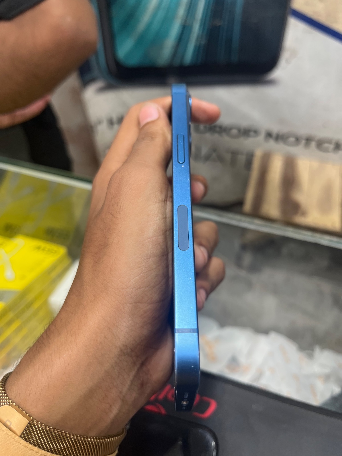 iPhone 13 · 128GB - photo 5