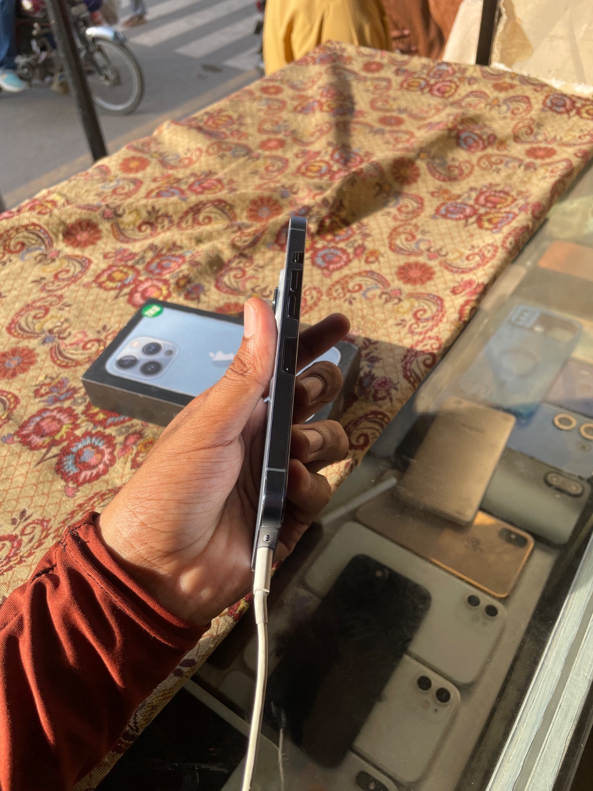 iPhone 13 Pro · 256GB - photo 3