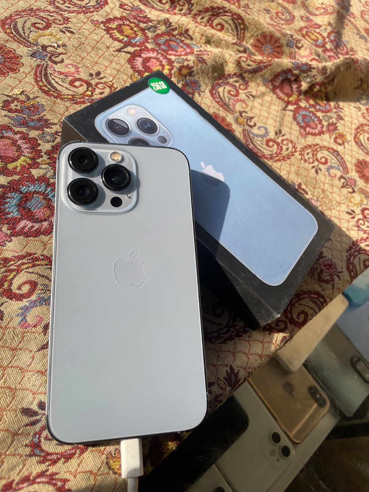 iPhone 13 Pro · 256GB - photo 1