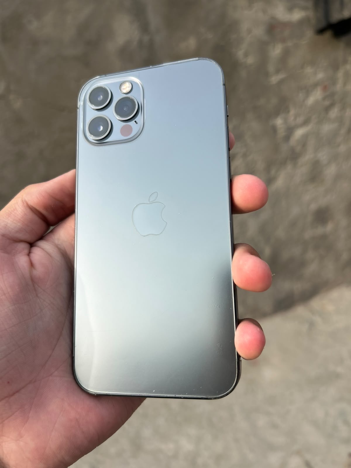 iPhone 12 Pro · 128GB - photo 1