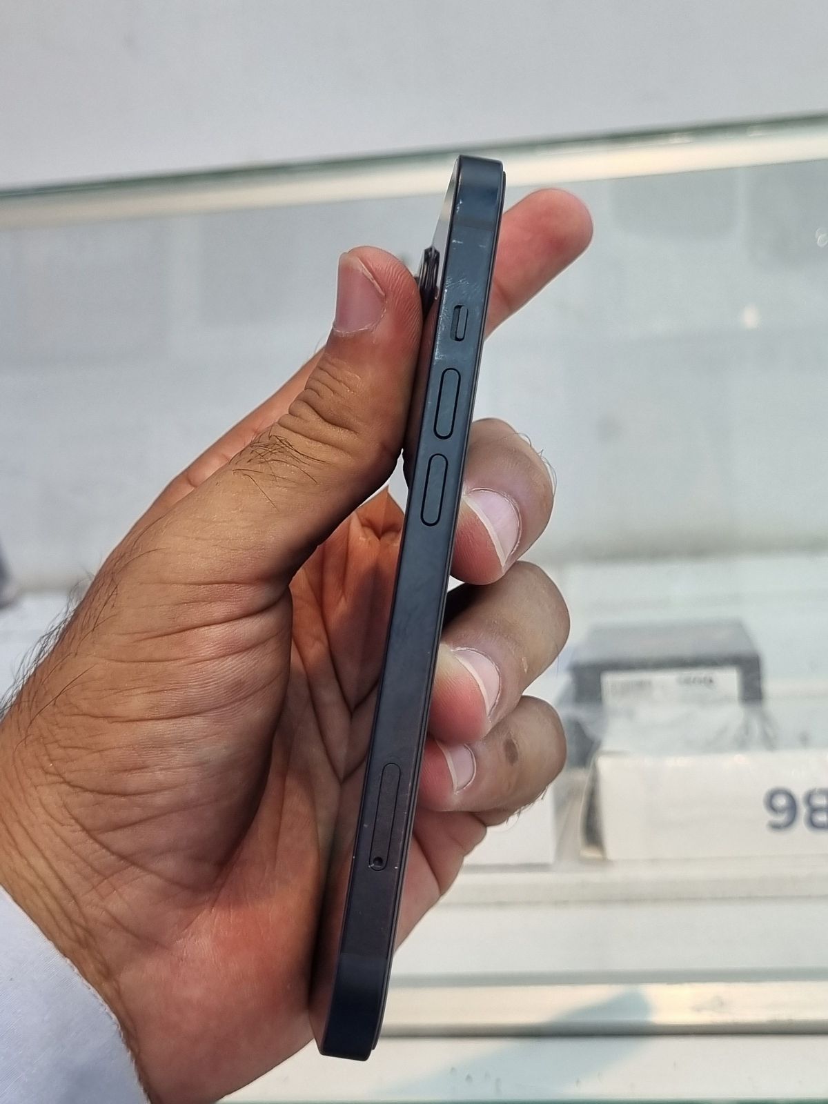 iPhone 13 · 128GB - photo 2