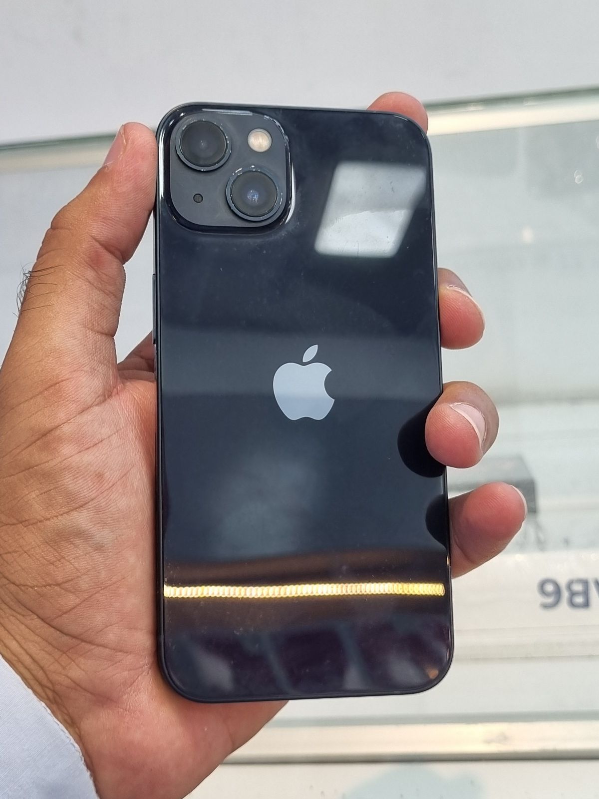 iPhone 13 · 128GB - photo 1