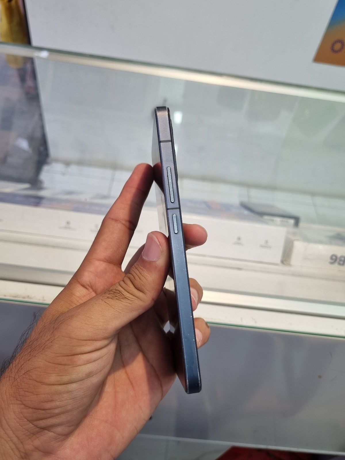 Vivo V30 · 8GB / 256GB - photo 3