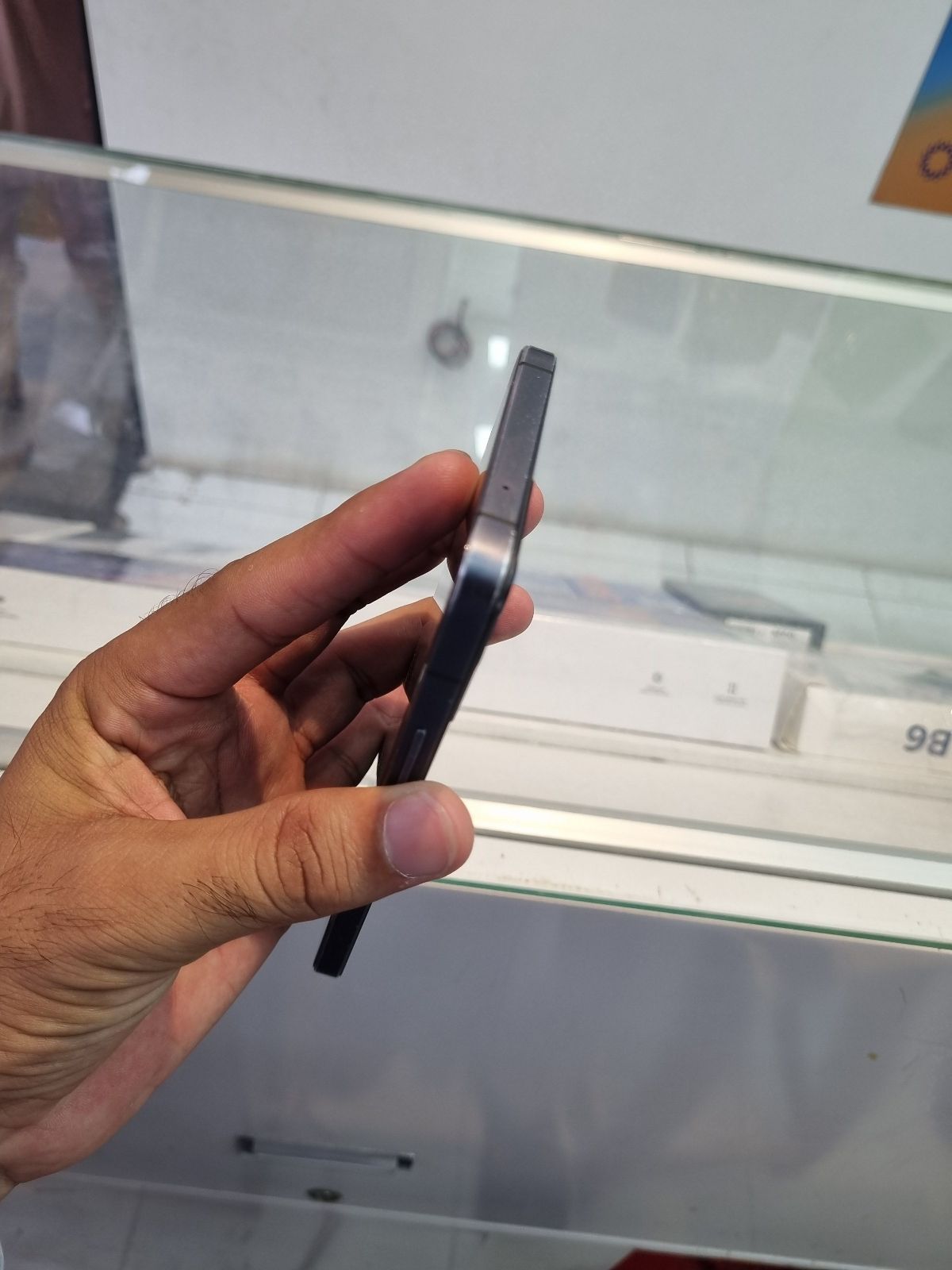 Vivo V30 · 8GB / 256GB - photo 4