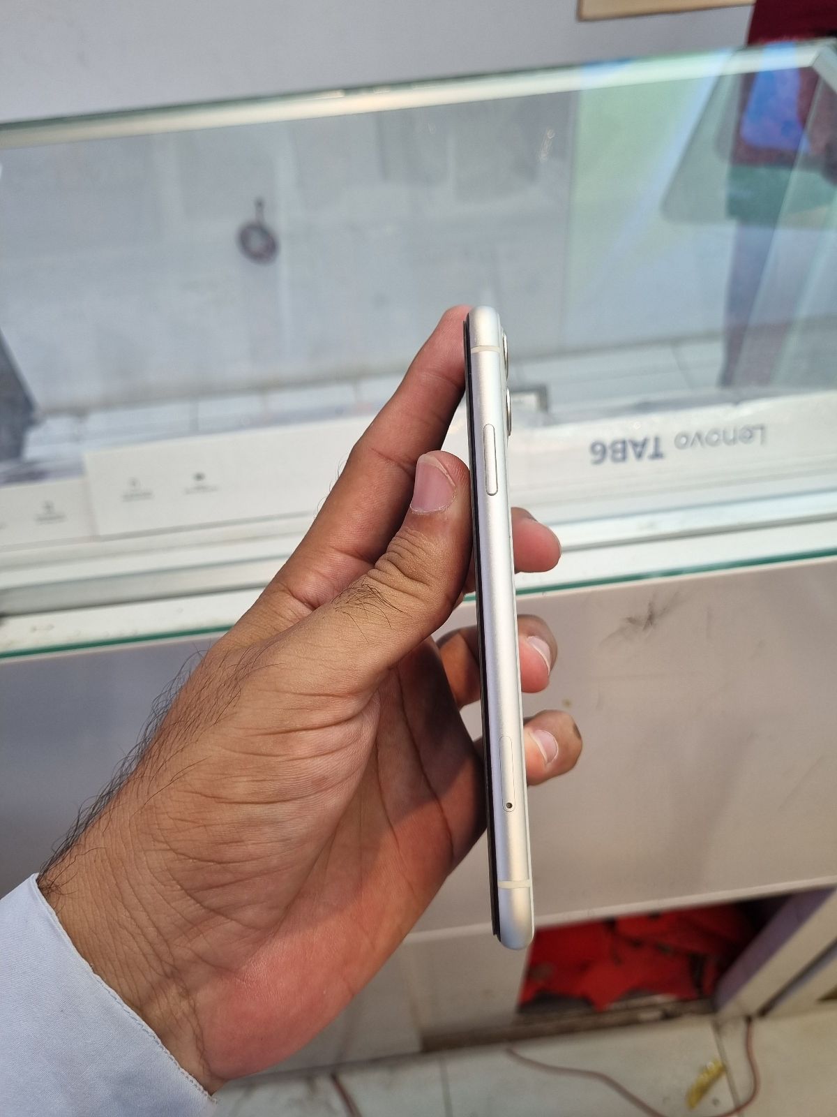 iPhone 11 · 128GB - photo 3
