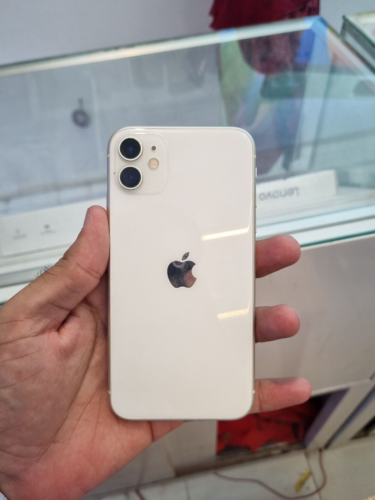 iPhone 11 · 128GB - photo 1