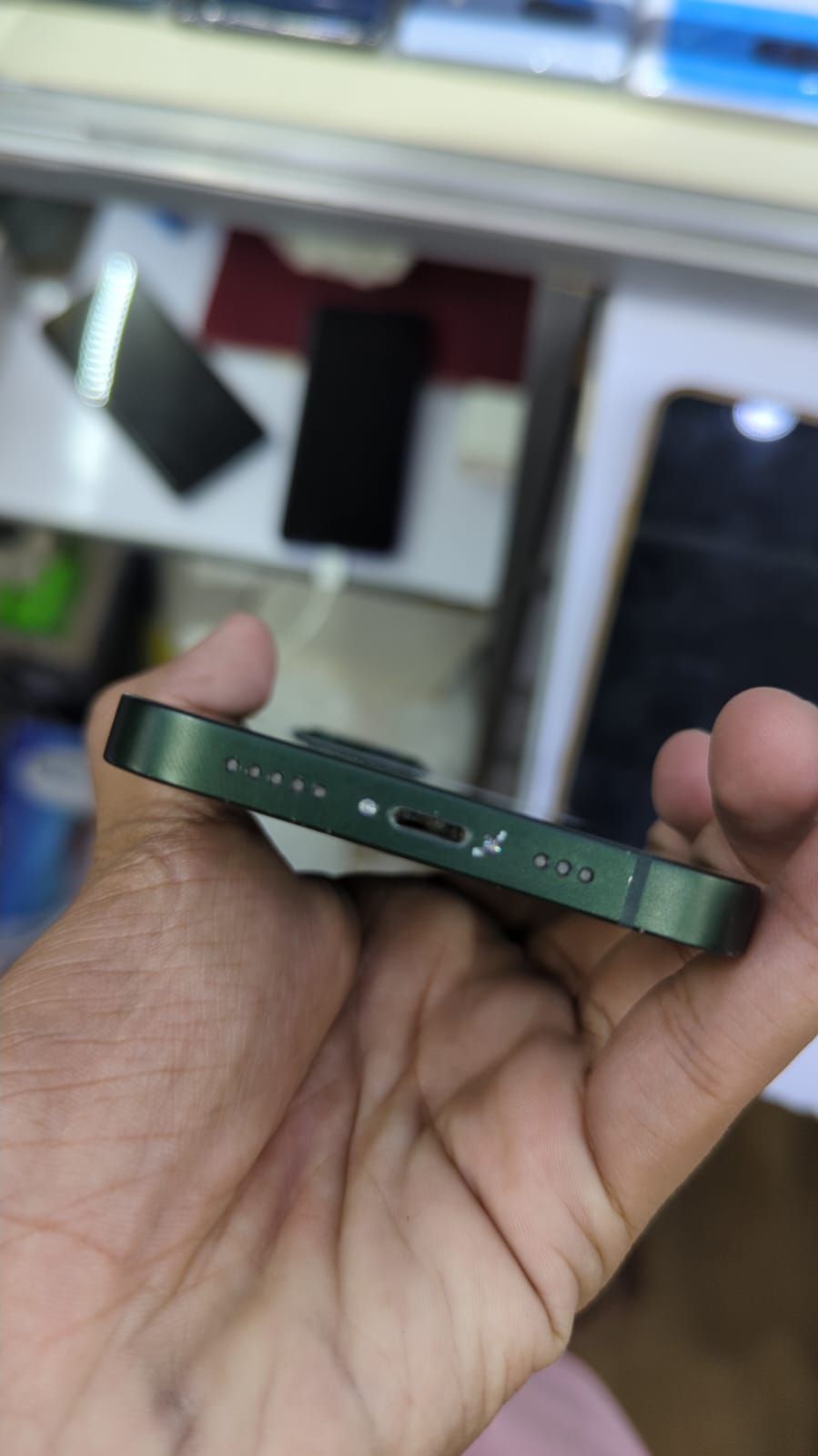 iPhone 13 · 128GB - photo 3