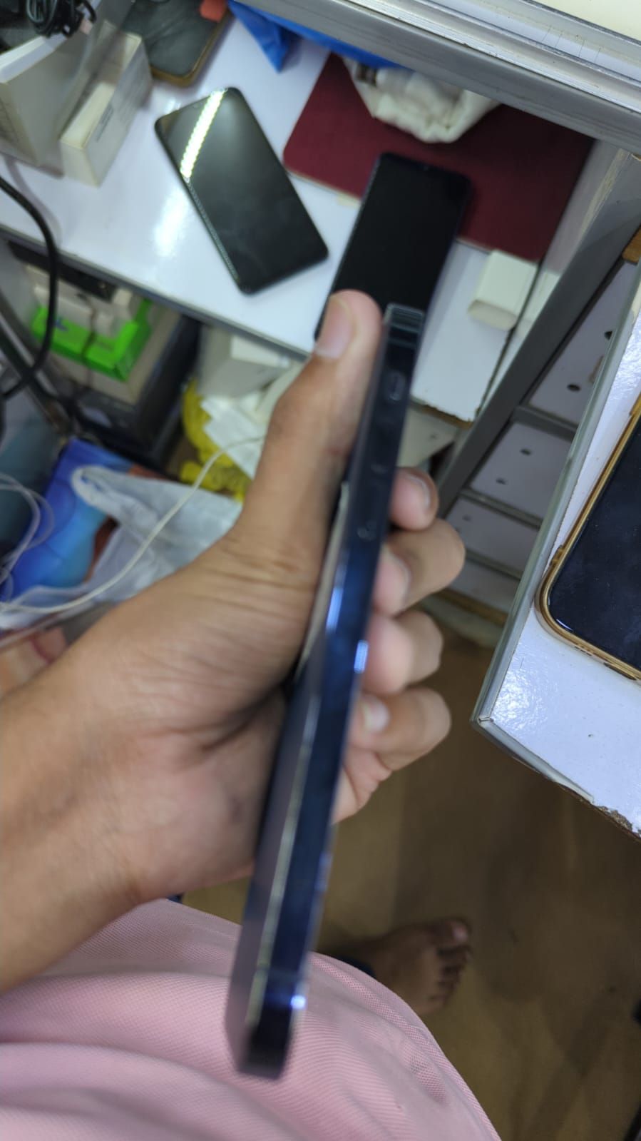 iPhone 12 Pro · 128GB - photo 4