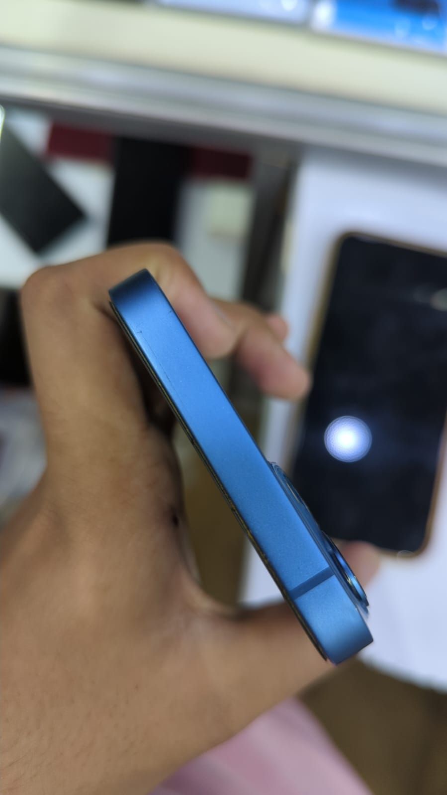iPhone 13 · 256GB - photo 2
