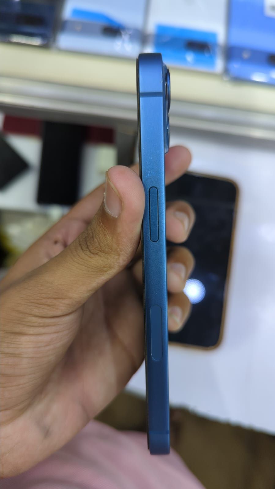 iPhone 13 · 256GB - photo 5