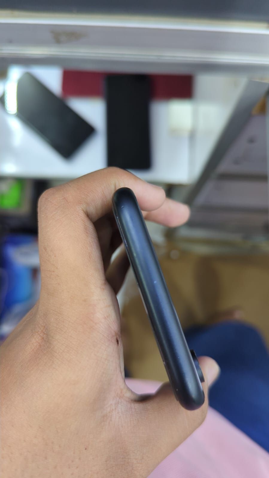 iPhone XR · 256GB - photo 5