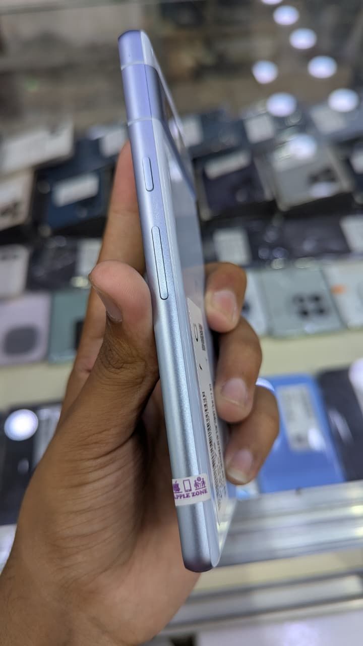 Pixel 7a · 8GB / 128GB - photo 2
