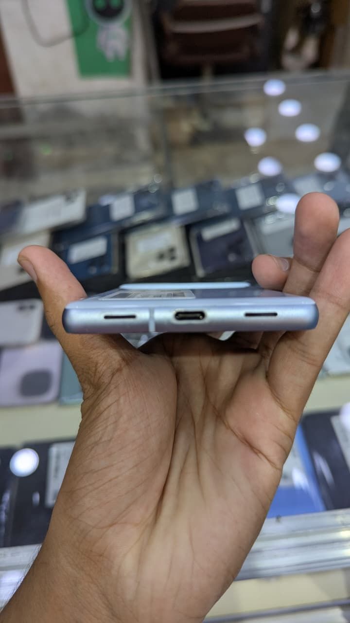 Pixel 7a · 8GB / 128GB - photo 3