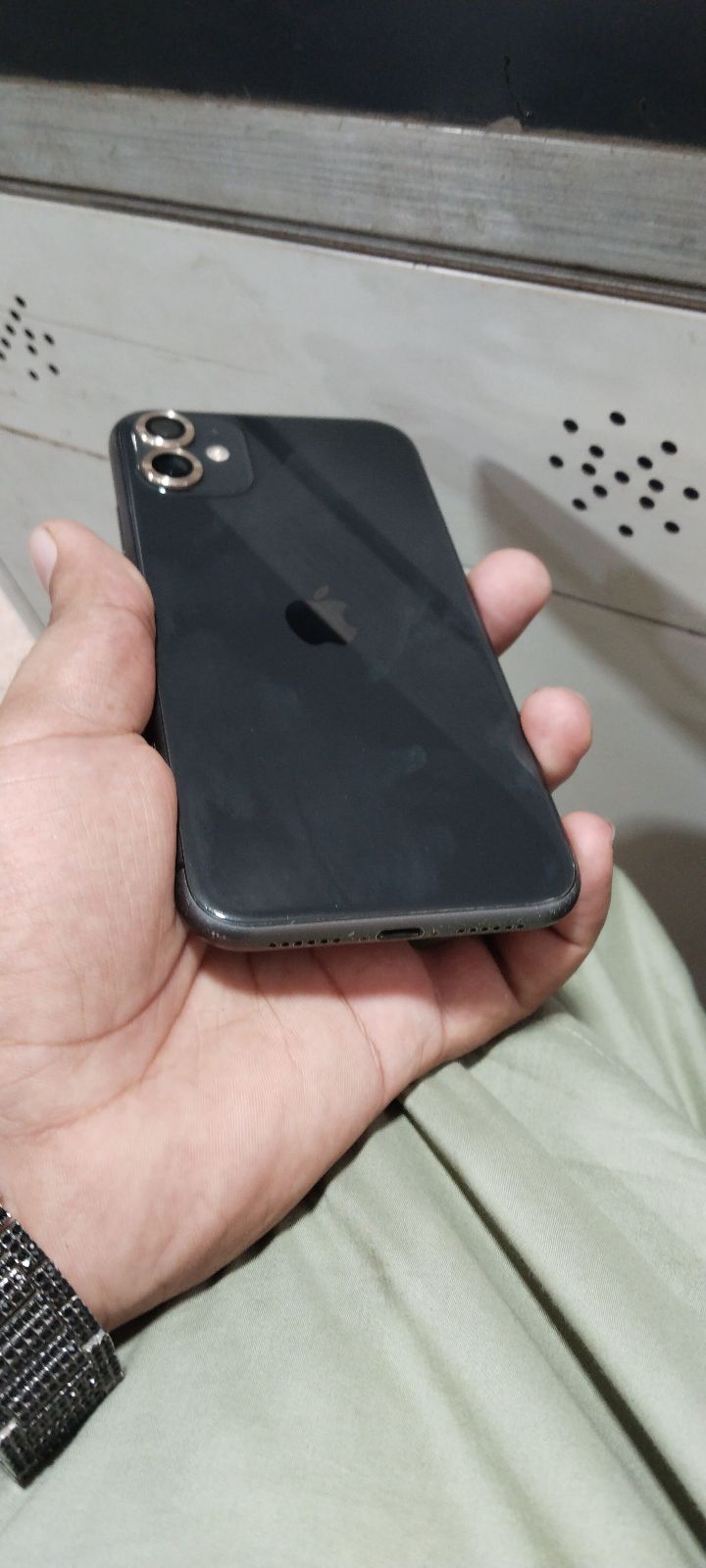 iPhone 11 · 128GB - photo 3